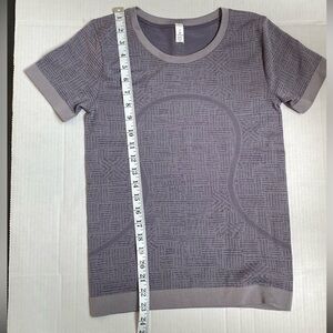 Purple Textured Short Sleeve Top by Lululemon. Size 2, Women Swiftly Tech.